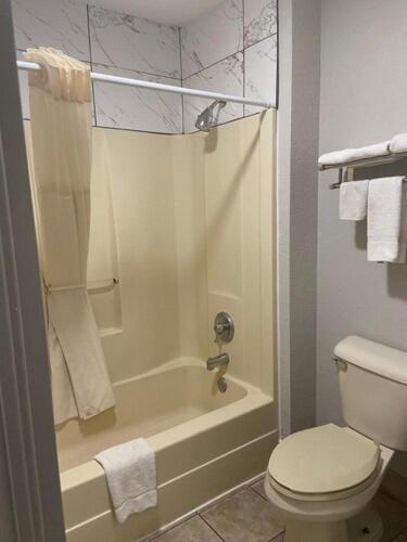 Speedway Inn & Suites Griffin Ngoại thất bức ảnh